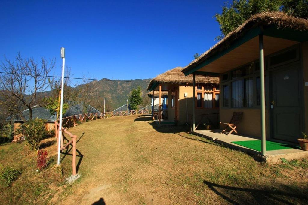 Oyo 43476 Vatika Resort Shimla Habitación foto